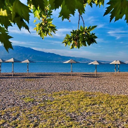 Nafpaktos Beach Luxury Suites Buitenkant foto