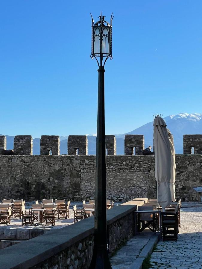 Nafpaktos Beach Luxury Suites Buitenkant foto