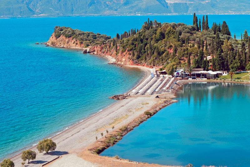 Nafpaktos Beach Luxury Suites Buitenkant foto