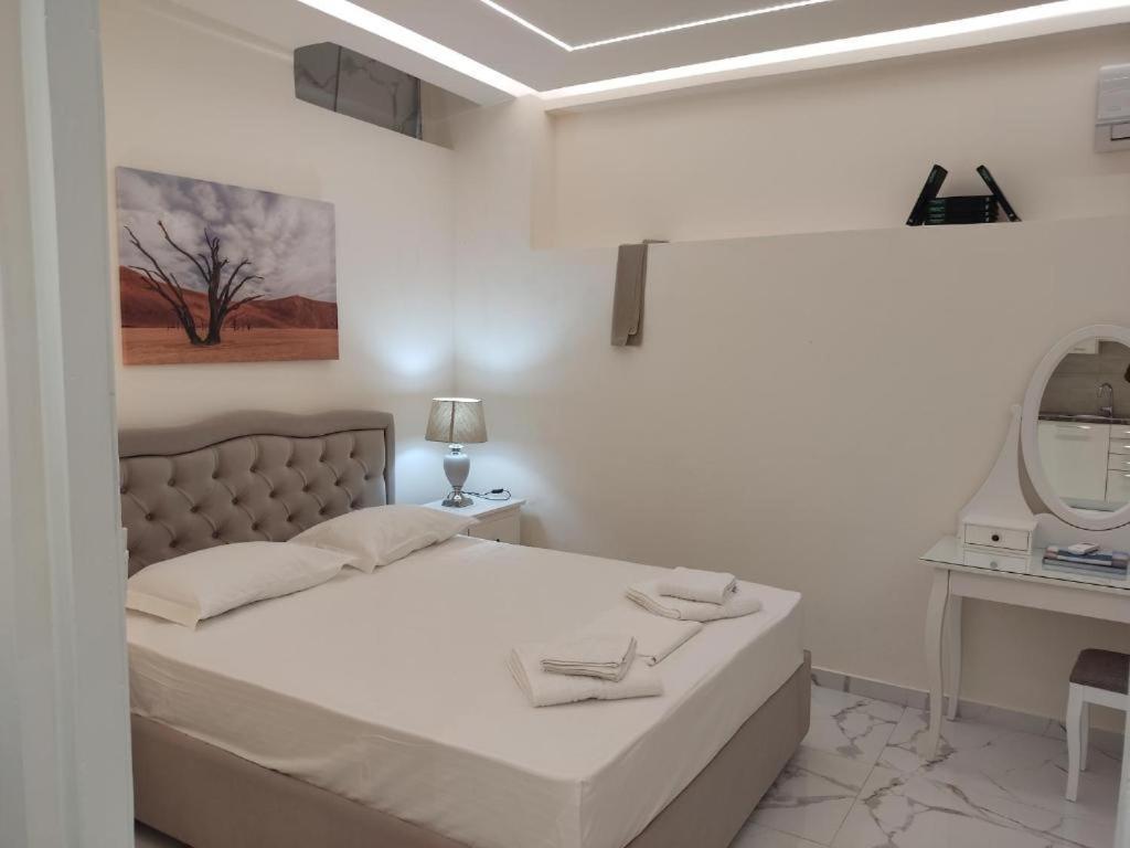 Nafpaktos Beach Luxury Suites Buitenkant foto